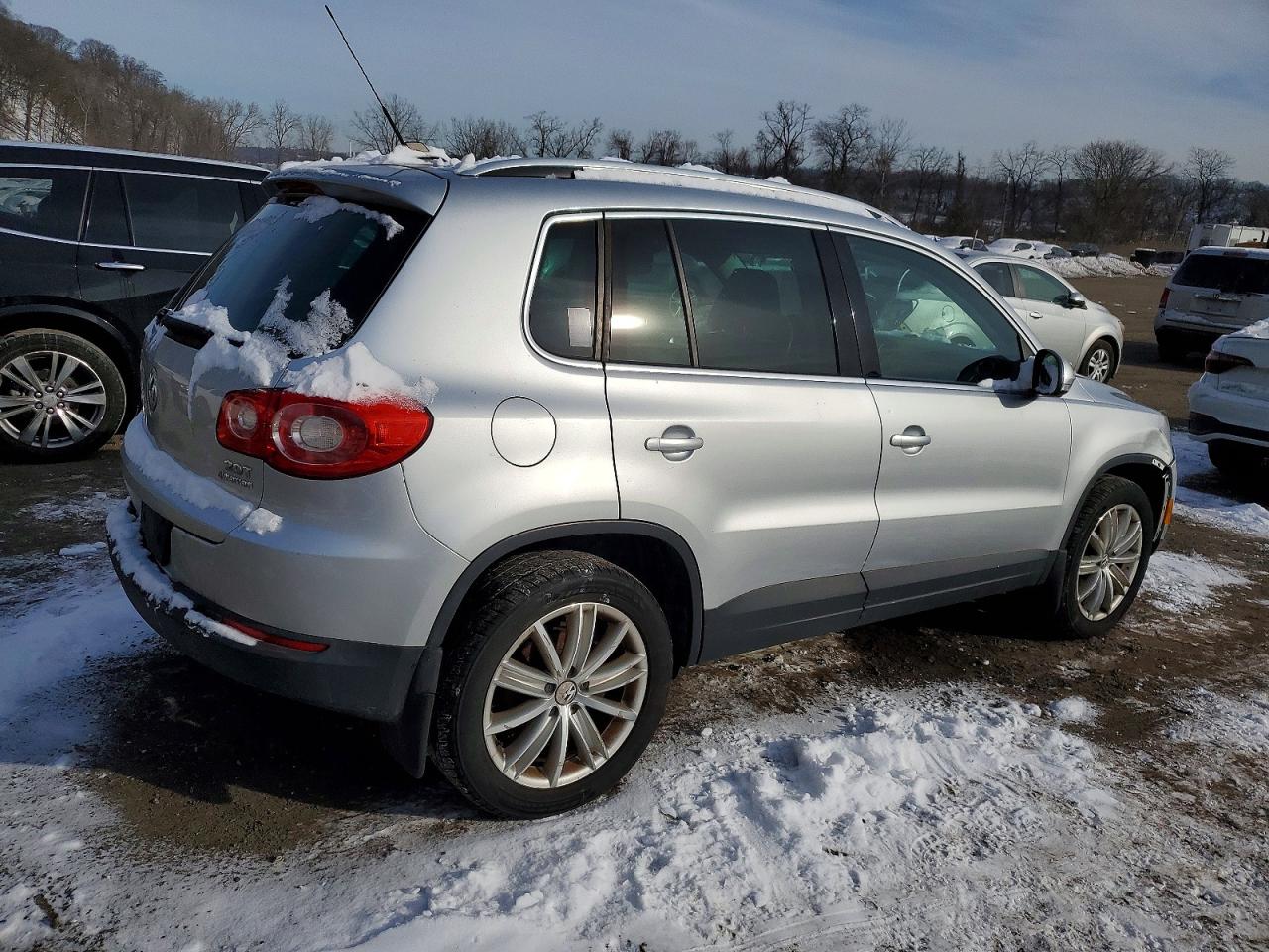 Volkswagen Tiguan S
