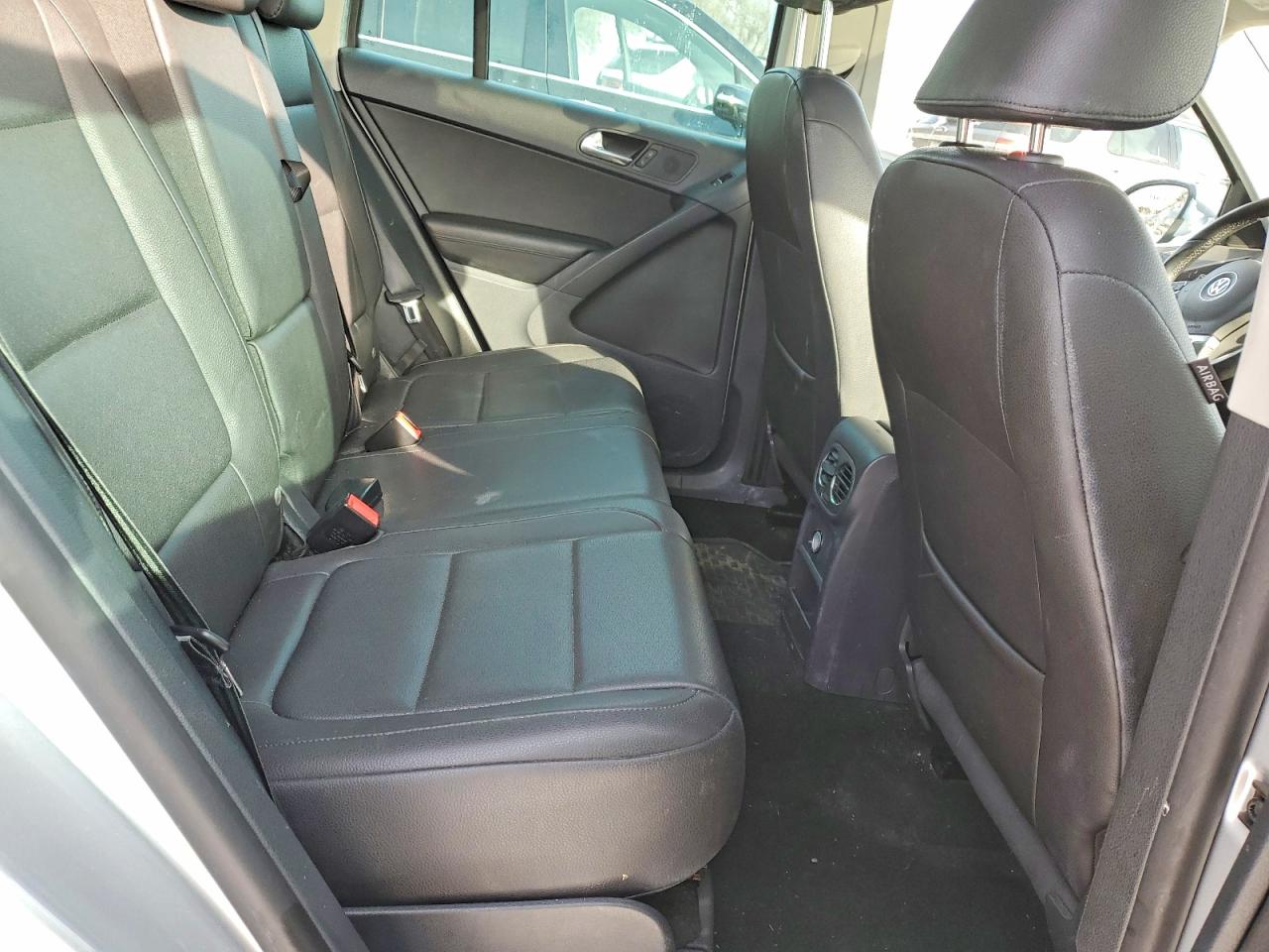 Volkswagen Tiguan S