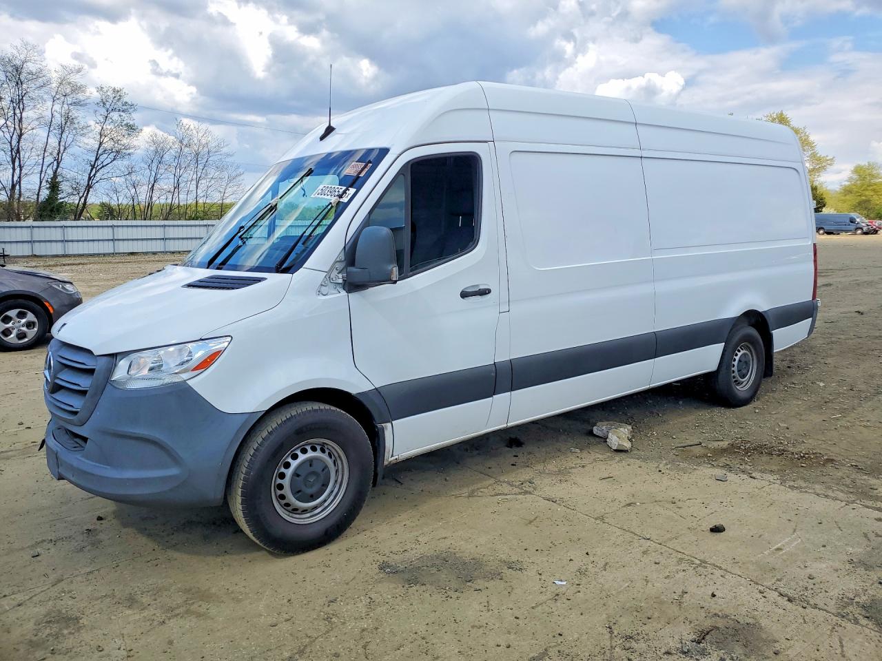 Salvage Mercedes-Benz Sprinter Image