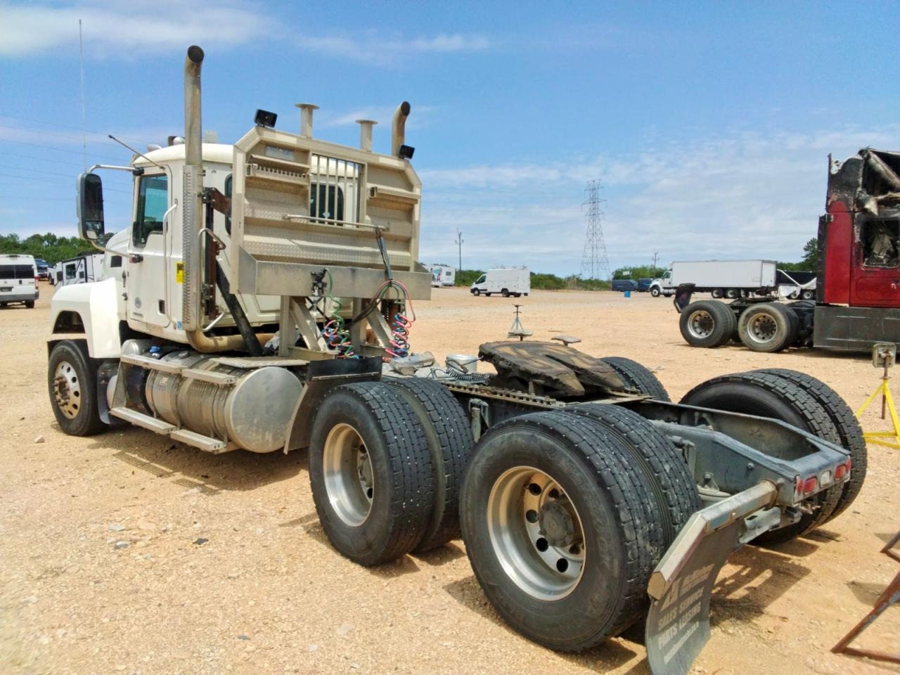 Mack Pinnacle