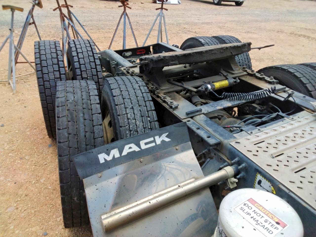 Mack Pinnacle