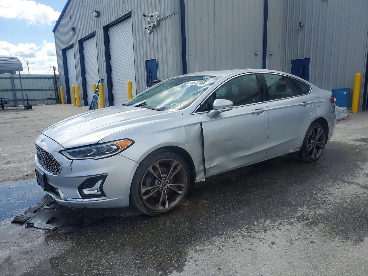 Salvage Ford Fusion Image