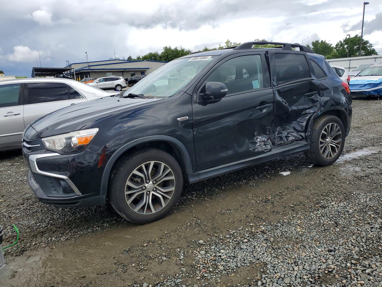 Salvage Mitsubishi Outlander Image