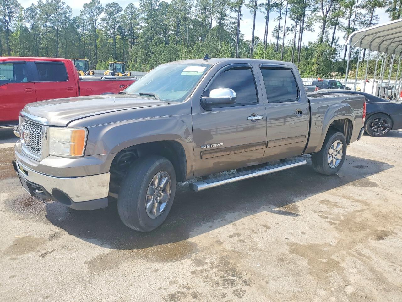 Salvage GMC Sierra Image
