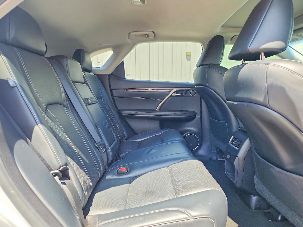 Lexus RX Base