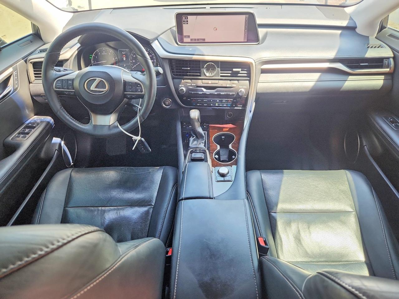 Lexus RX Base