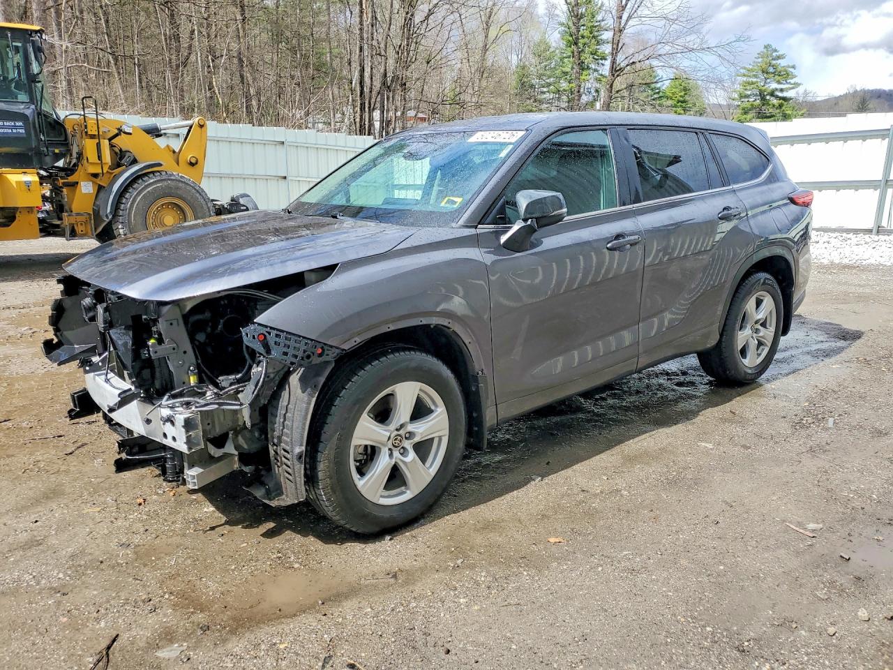 Salvage Toyota Highlander Image