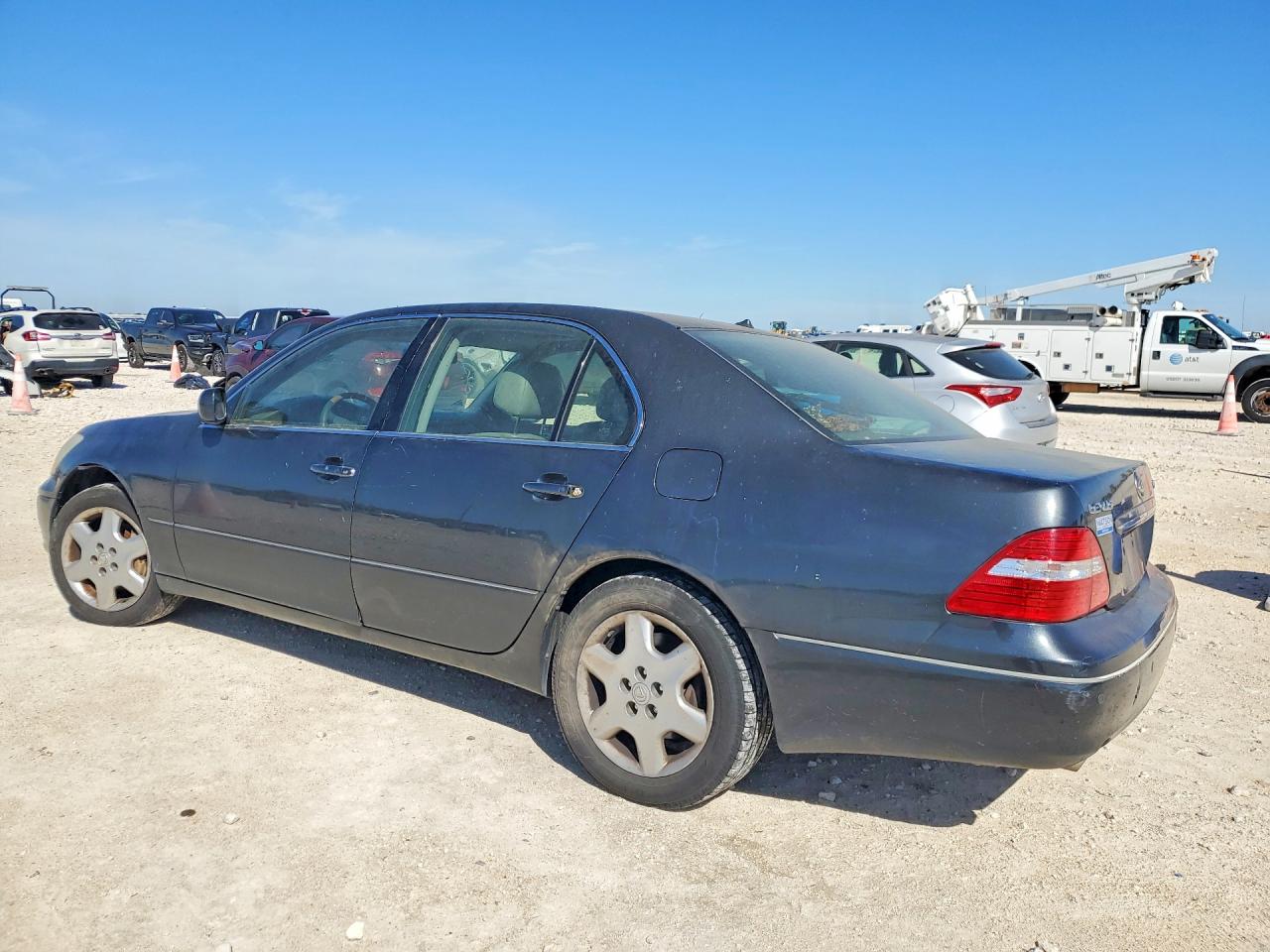 Lexus LS Base