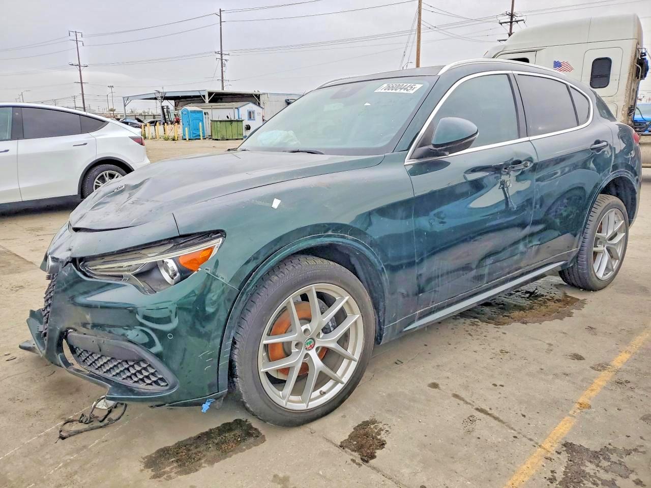 Salvage Alfa Romeo Stelvio Image