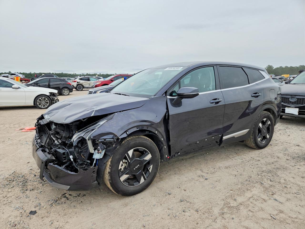 Salvage Kia Sportage Image