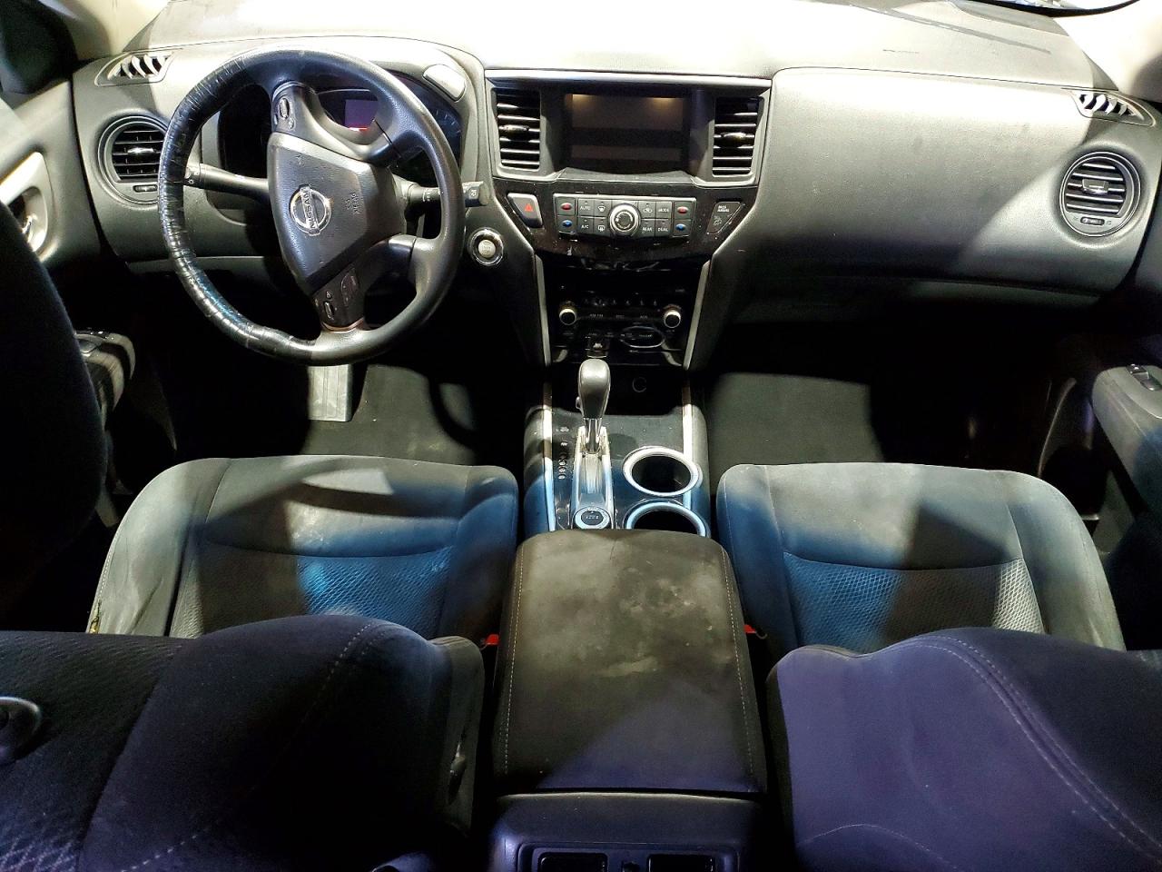 Nissan Pathfinder S
