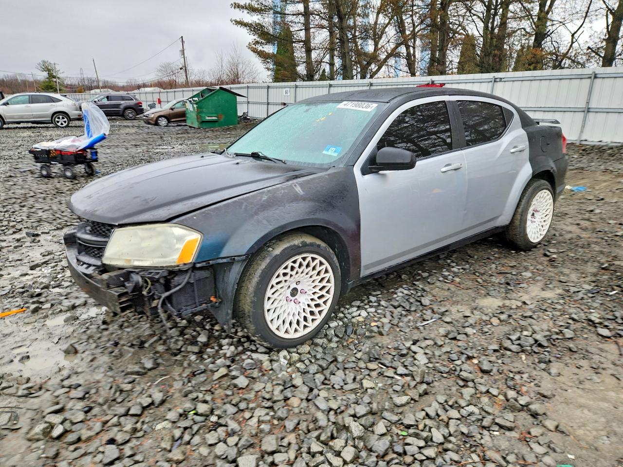 Salvage Dodge Avenger Image