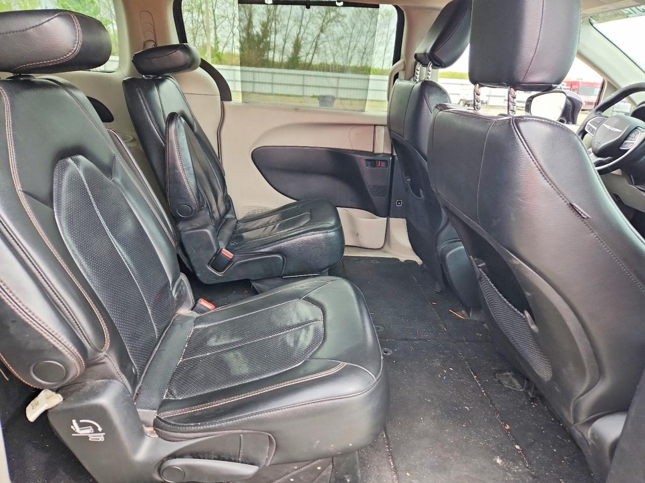 Chrysler Pacifica Touring L