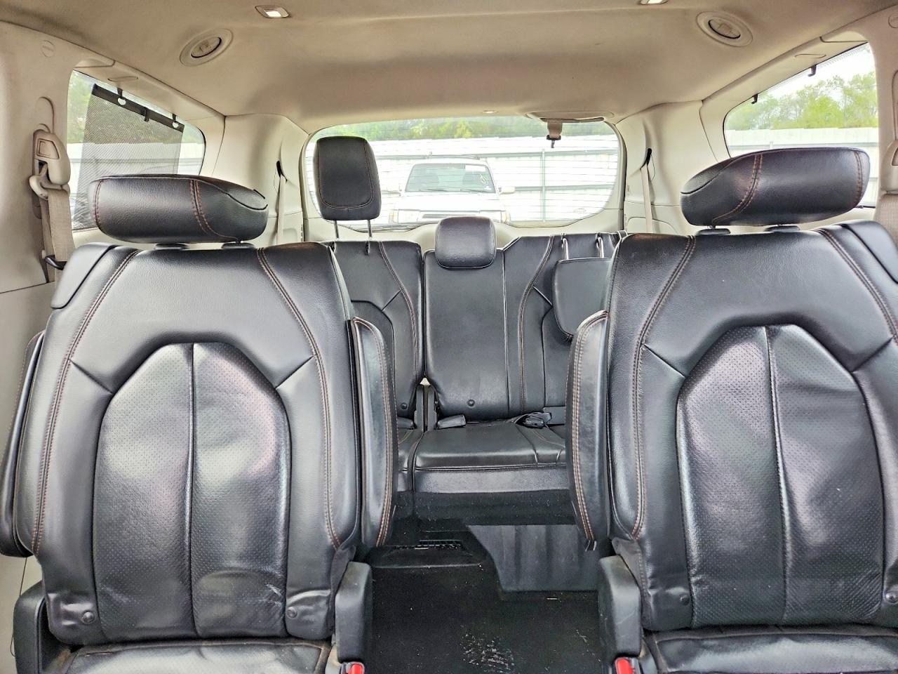 Chrysler Pacifica Touring L