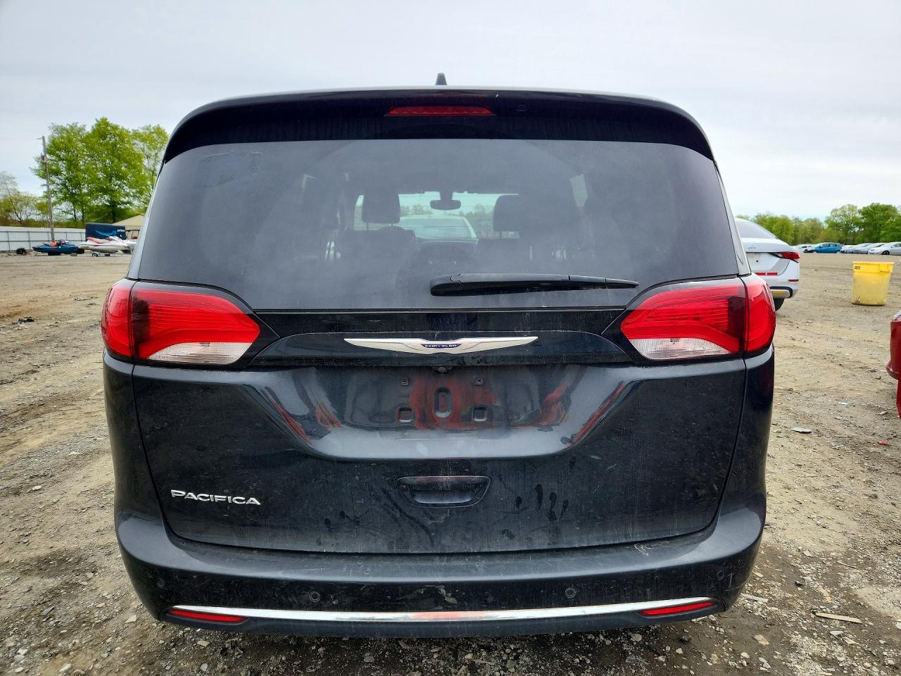 Chrysler Pacifica Touring L