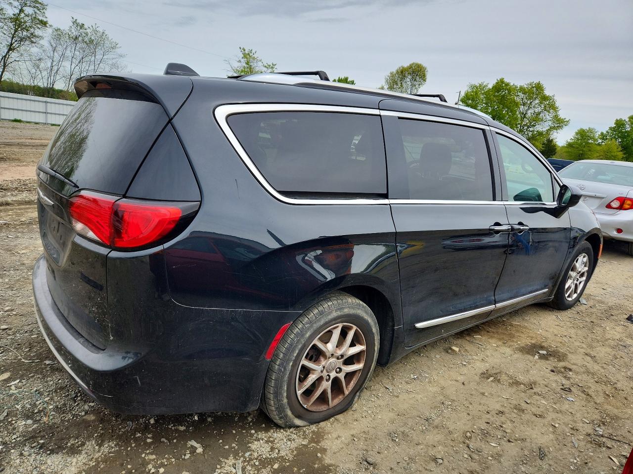 Chrysler Pacifica Touring L