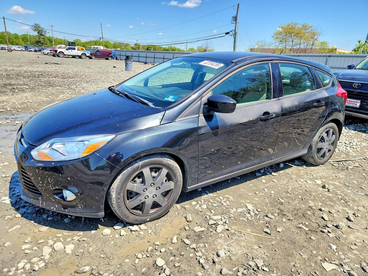 Salvage Ford Focus Image