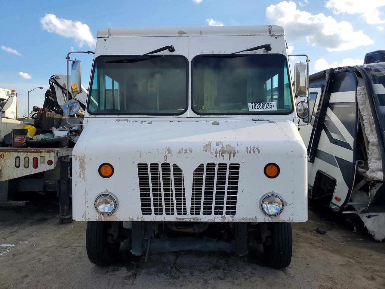 Freigliner Mt45 Chass