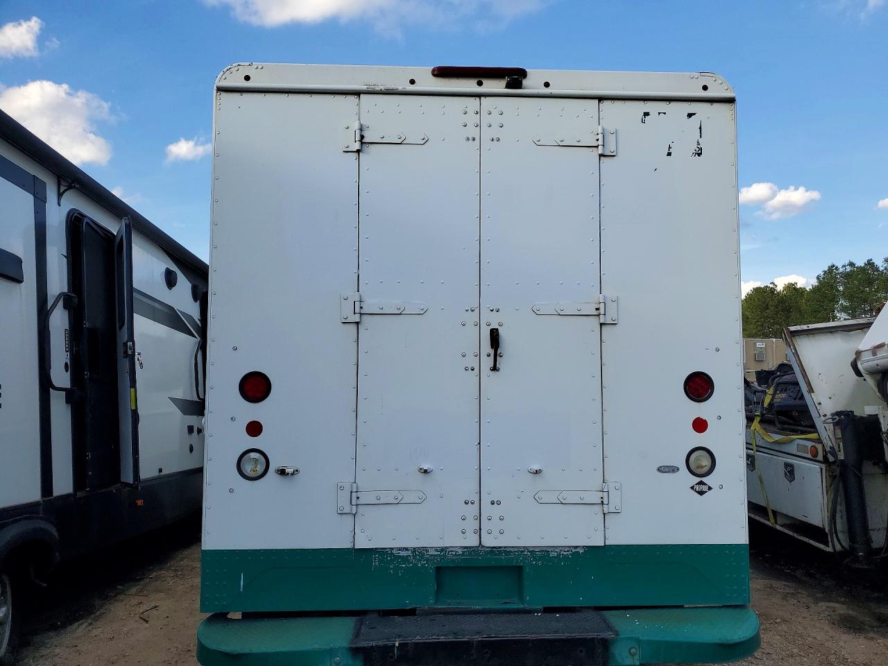Freigliner Mt45 Chass