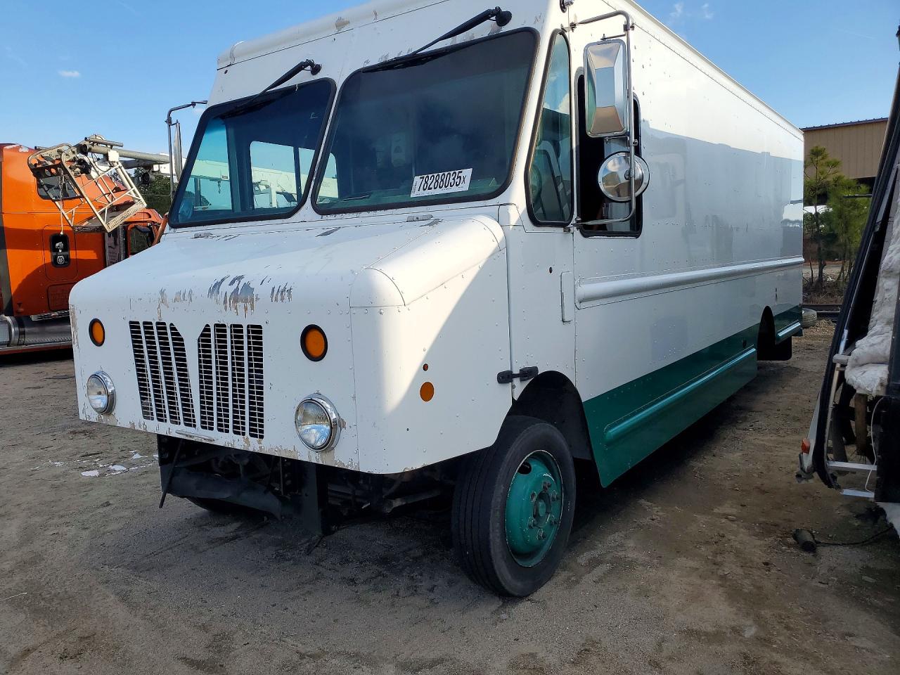 Salvage Freigliner Mt45 Chass Image