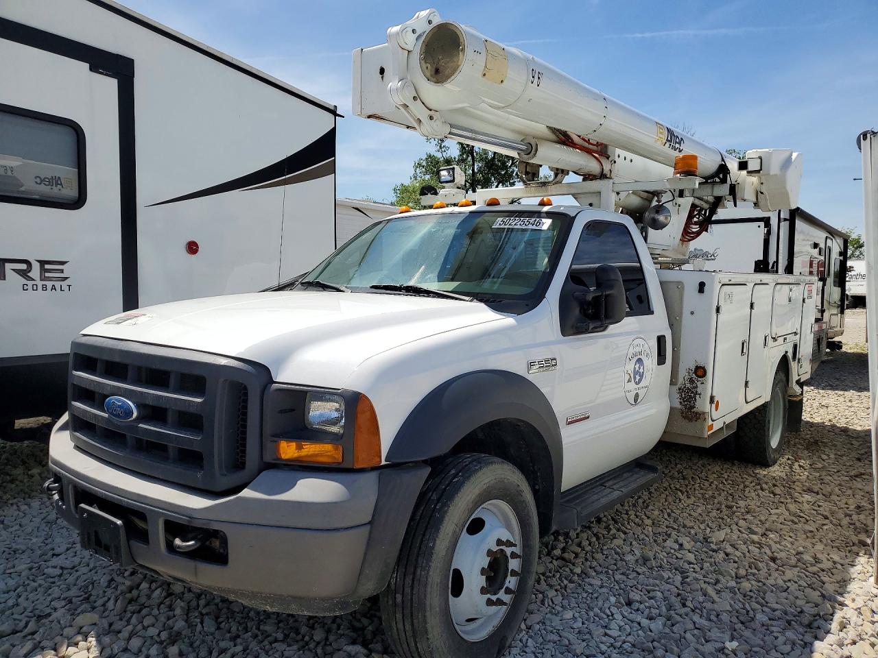 Salvage Ford F-550 Image