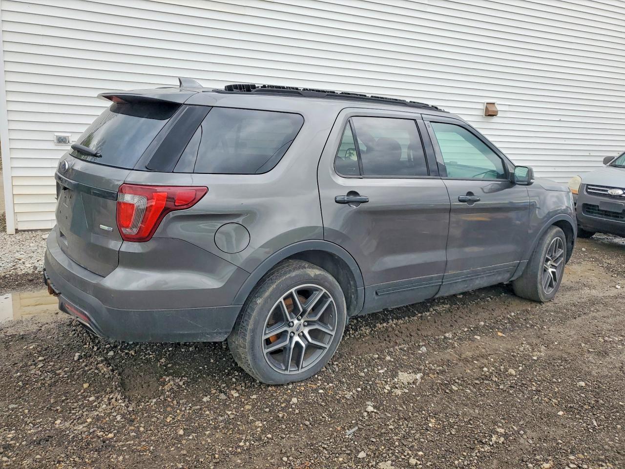 Ford Explorer Sport