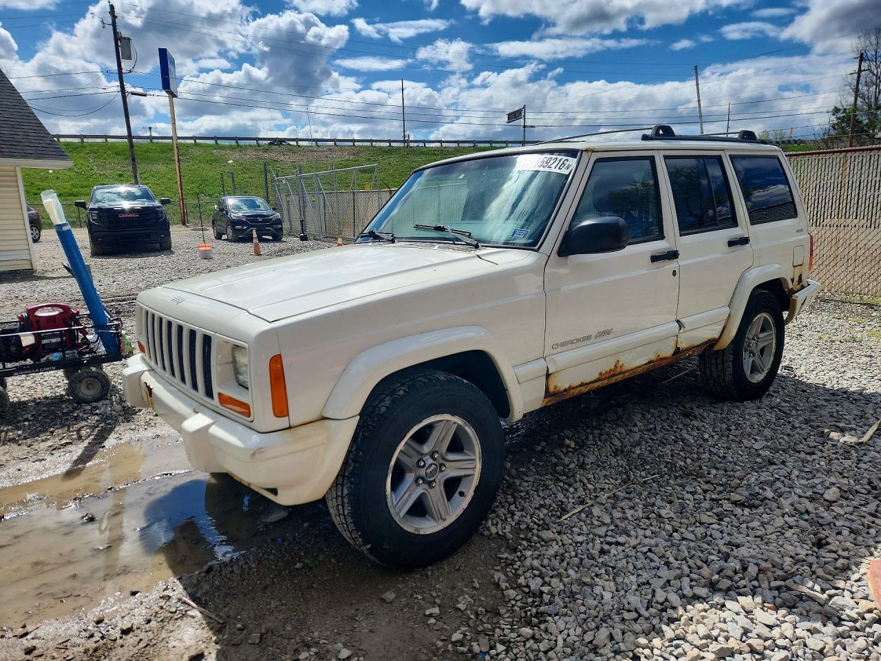 Salvage Jeep Cherokee Image