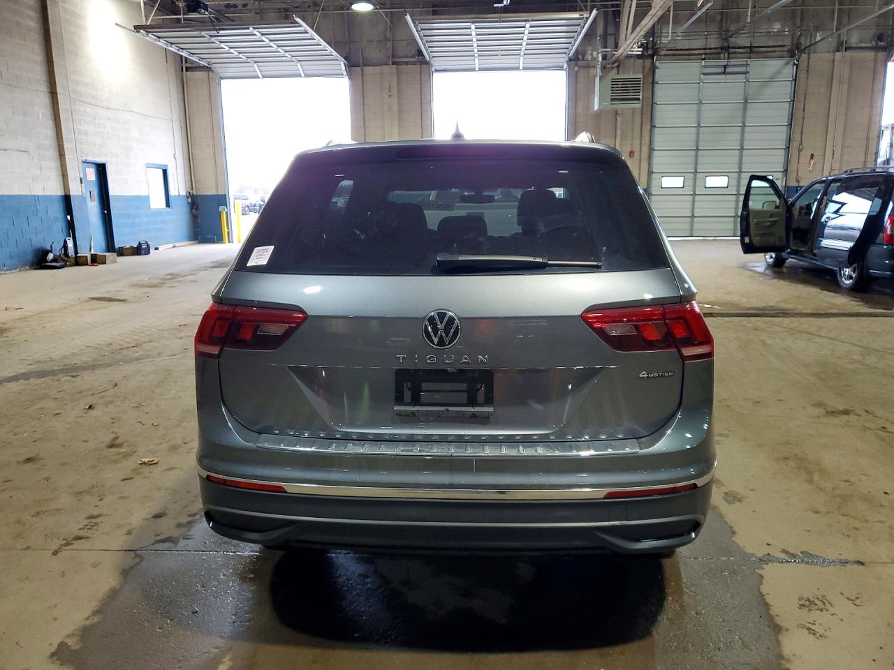 Volkswagen Tiguan S