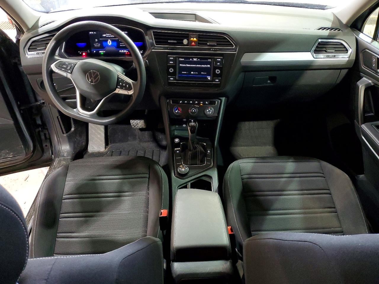 Volkswagen Tiguan S