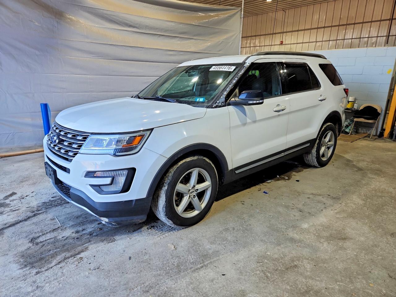 Salvage Ford Explorer Image