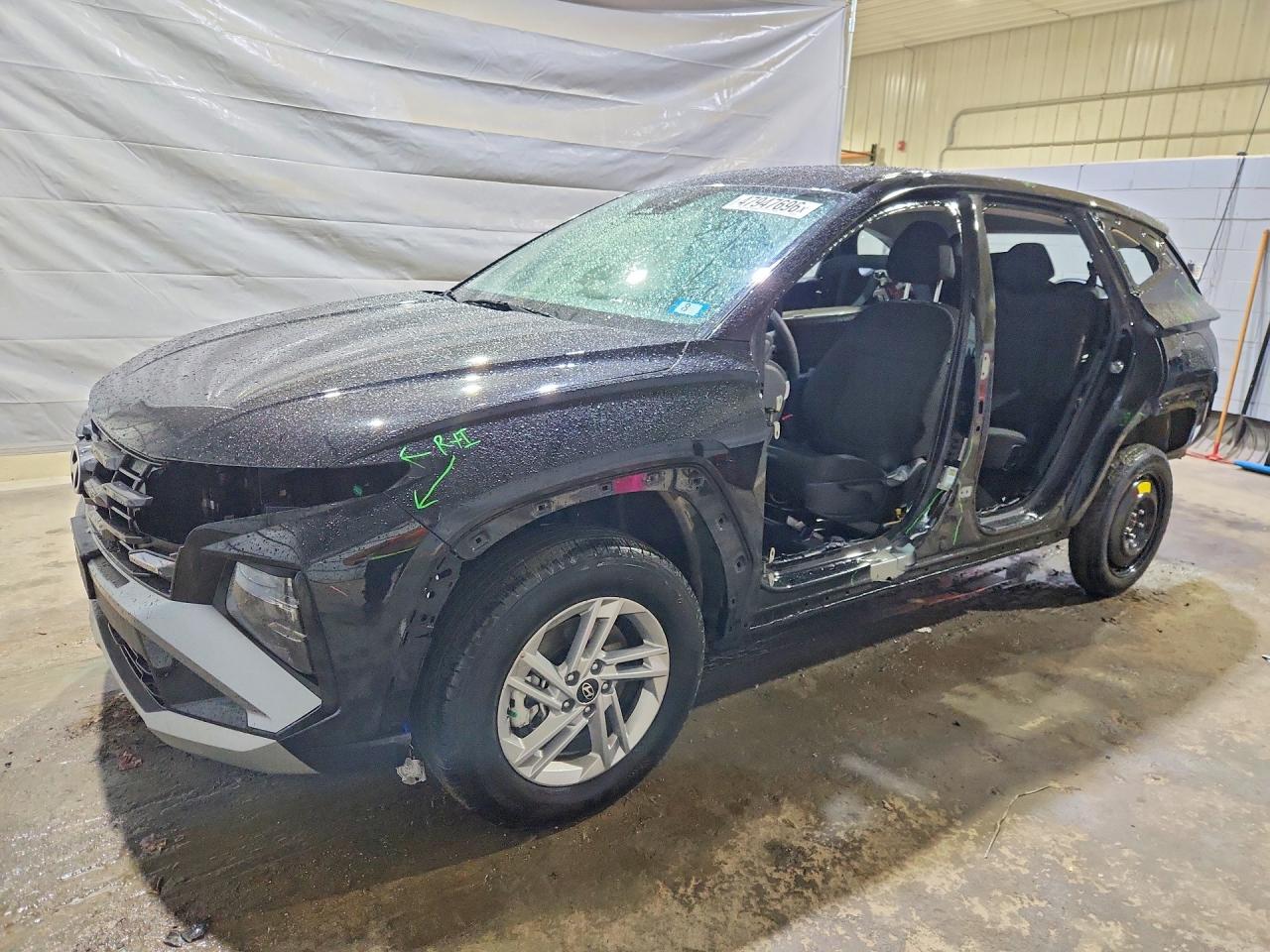Salvage Hyundai TUCSON Image
