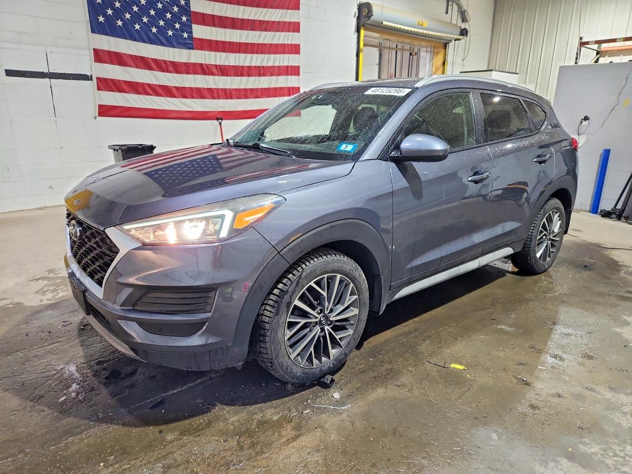 Salvage Hyundai TUCSON Image