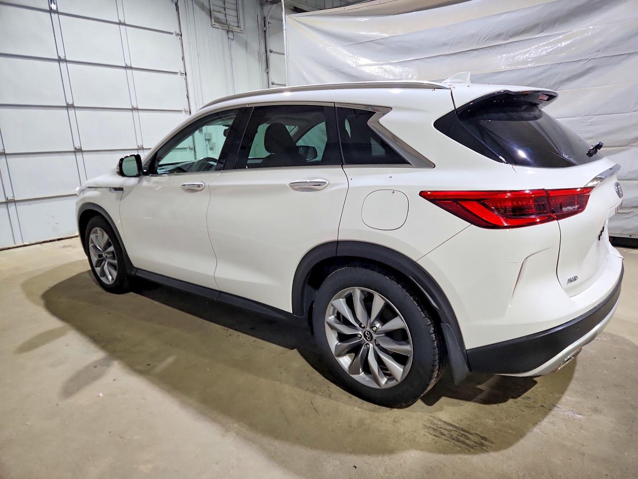 INFINITI Qx Essential