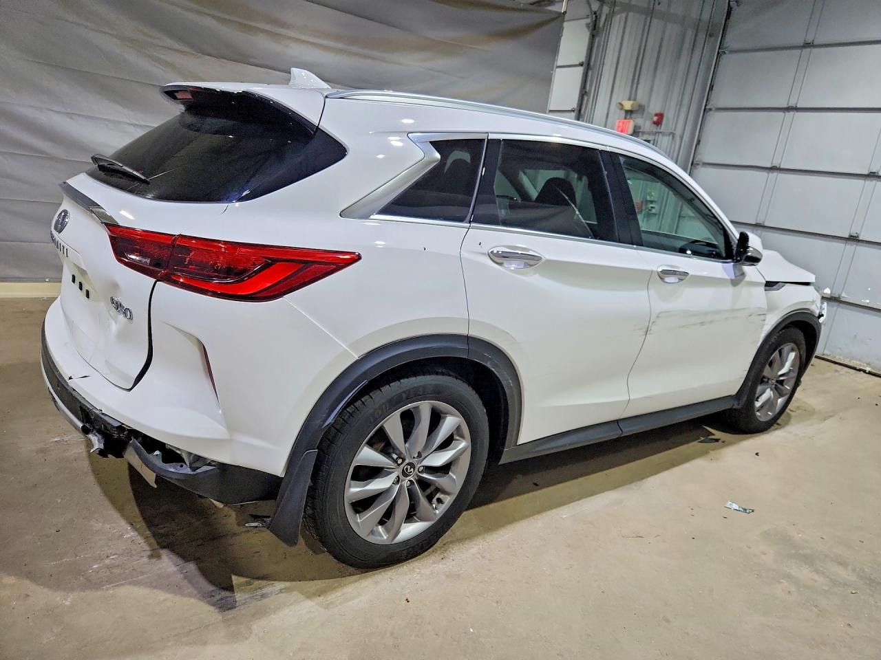 INFINITI Qx Essential