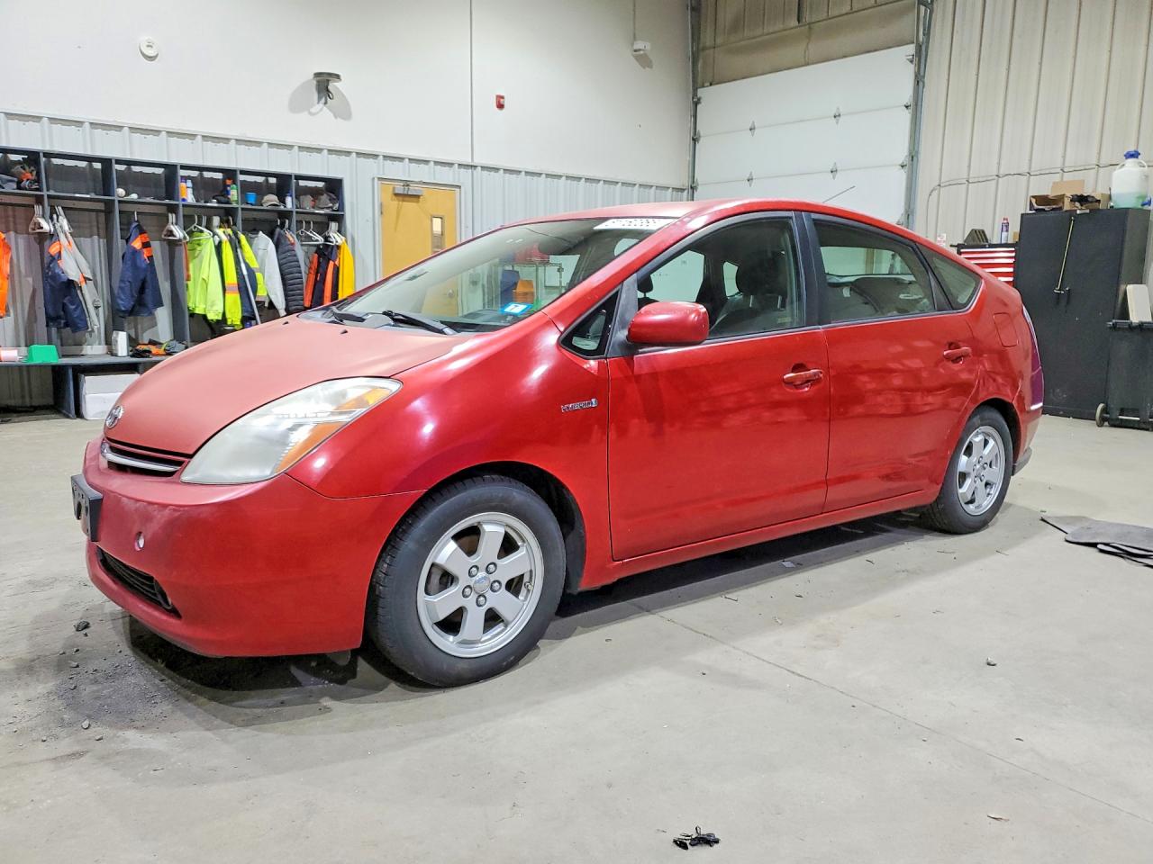 Salvage Toyota Prius Image