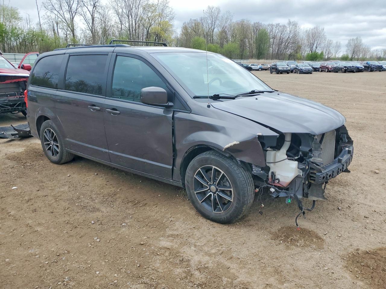 Dodge Caravan Sxt