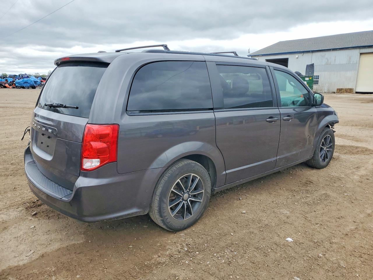 Dodge Caravan Sxt