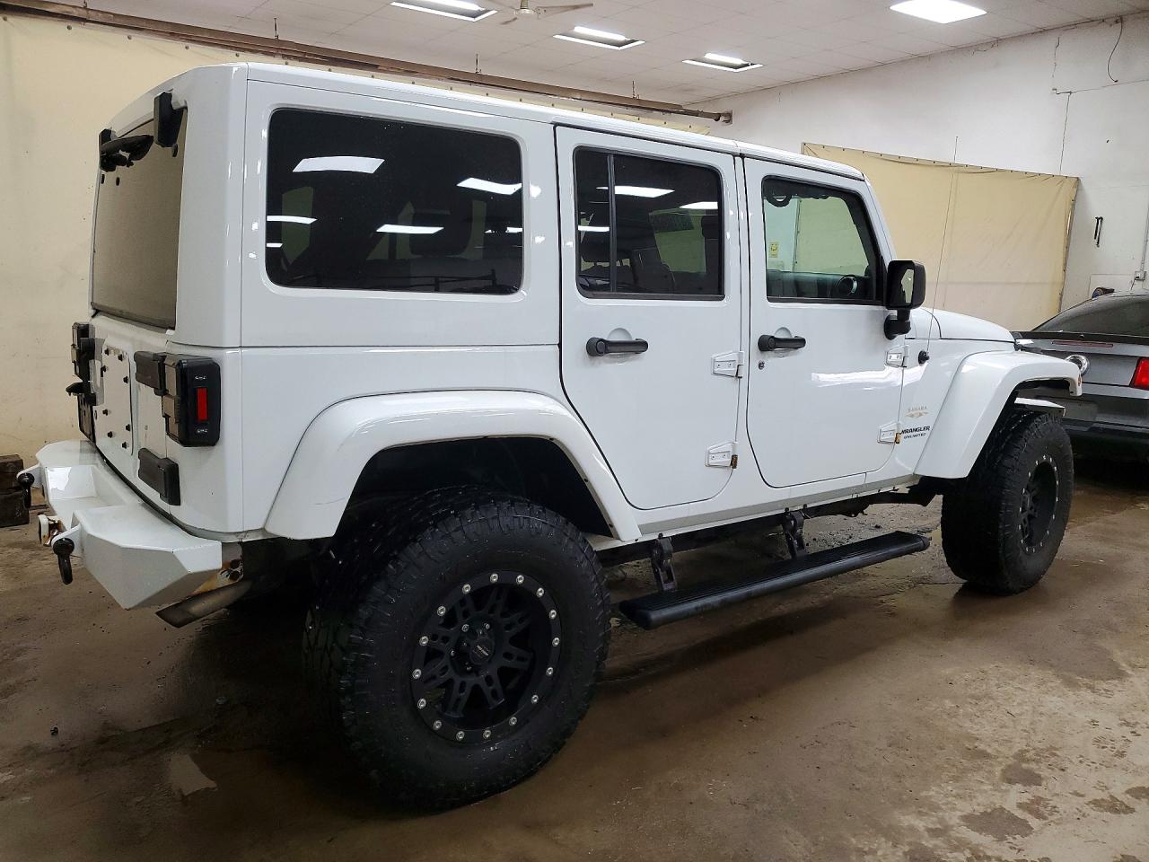 Jeep Wrangler Sahara