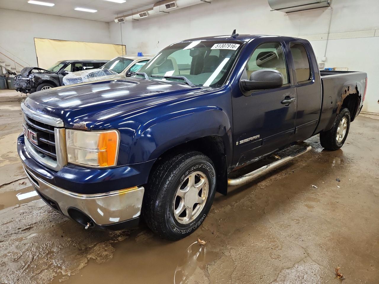 Salvage GMC Sierra Image