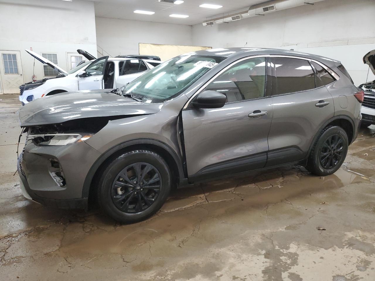Salvage Ford Escape Image