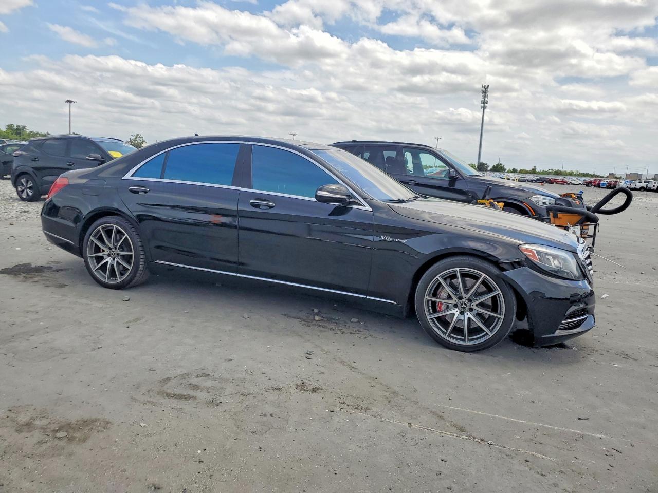 Mercedes-Benz S-Class 550