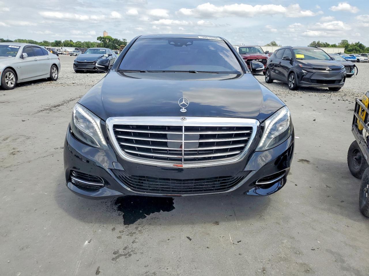 Mercedes-Benz S-Class 550
