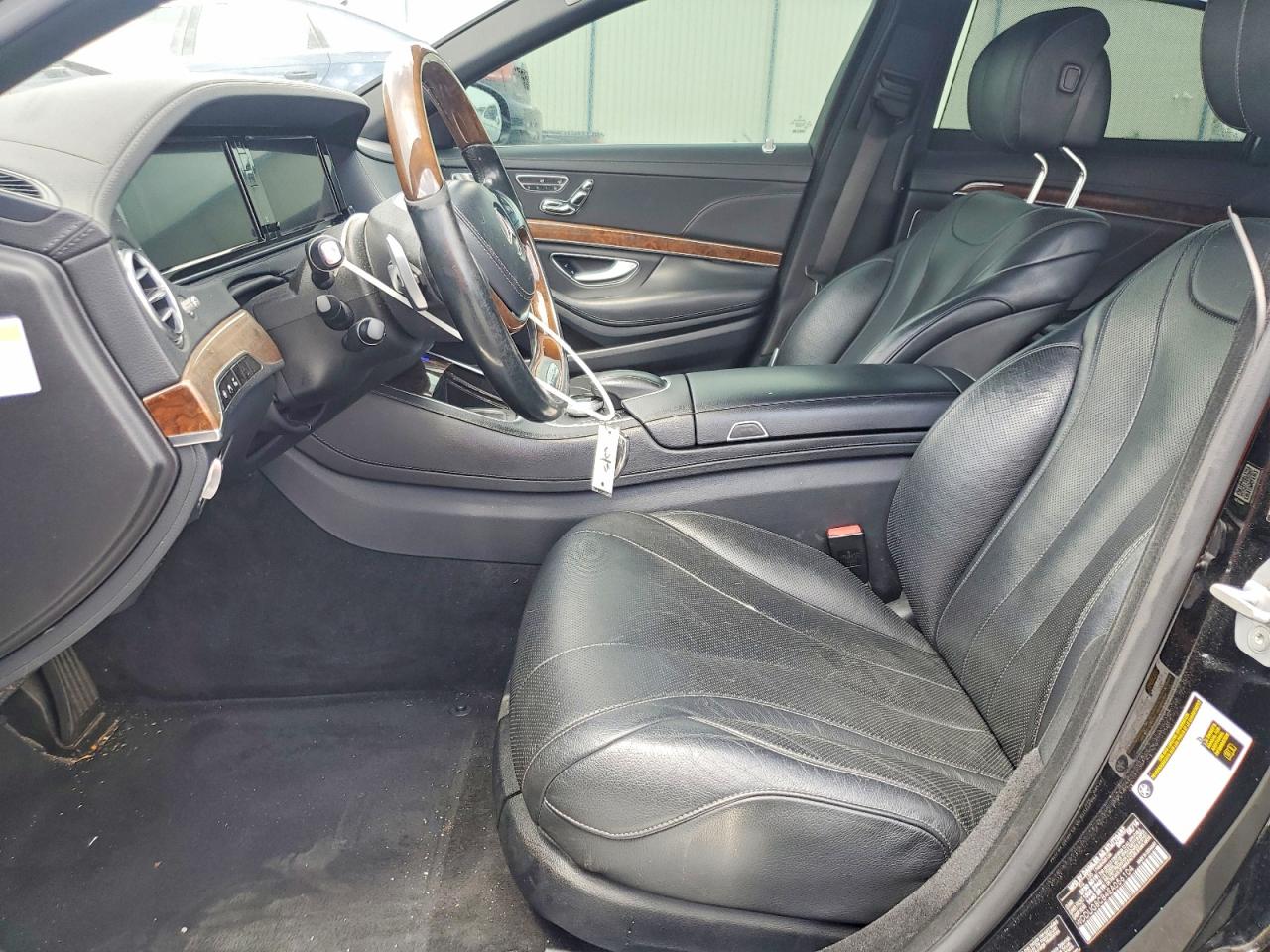 Mercedes-Benz S-Class 550