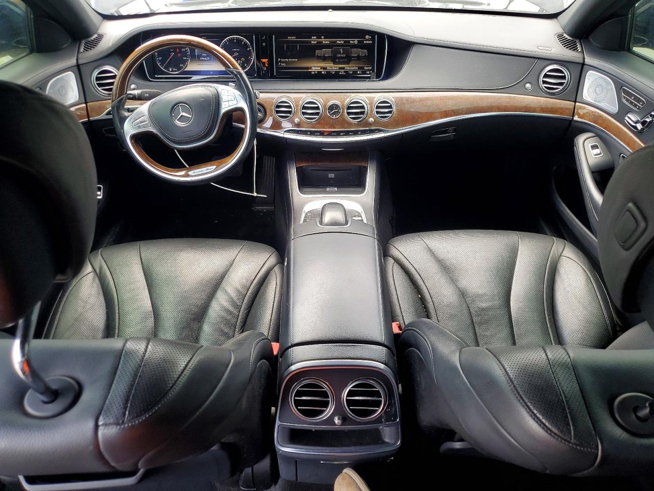 Mercedes-Benz S-Class 550