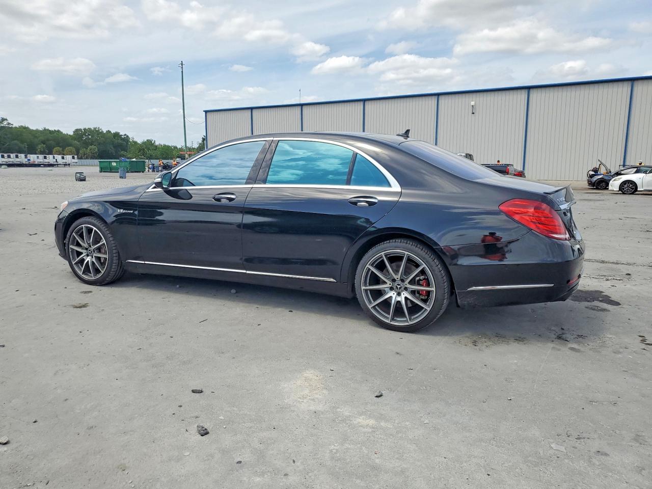 Mercedes-Benz S-Class 550