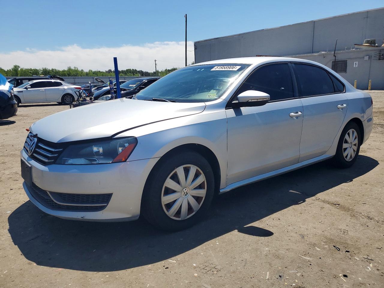Salvage Volkswagen Passat Image