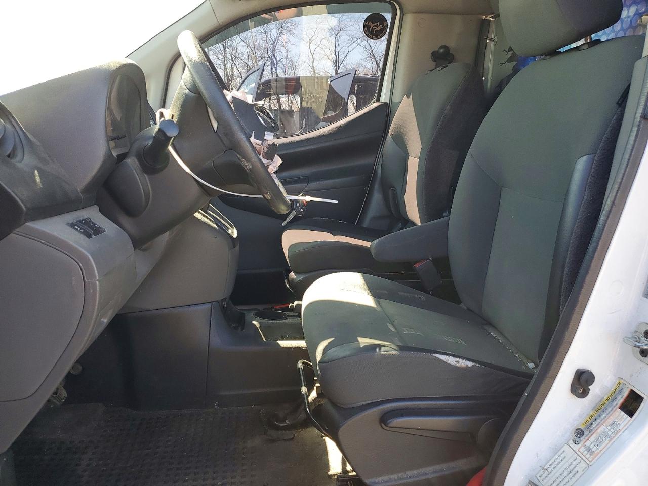 Nissan Nv