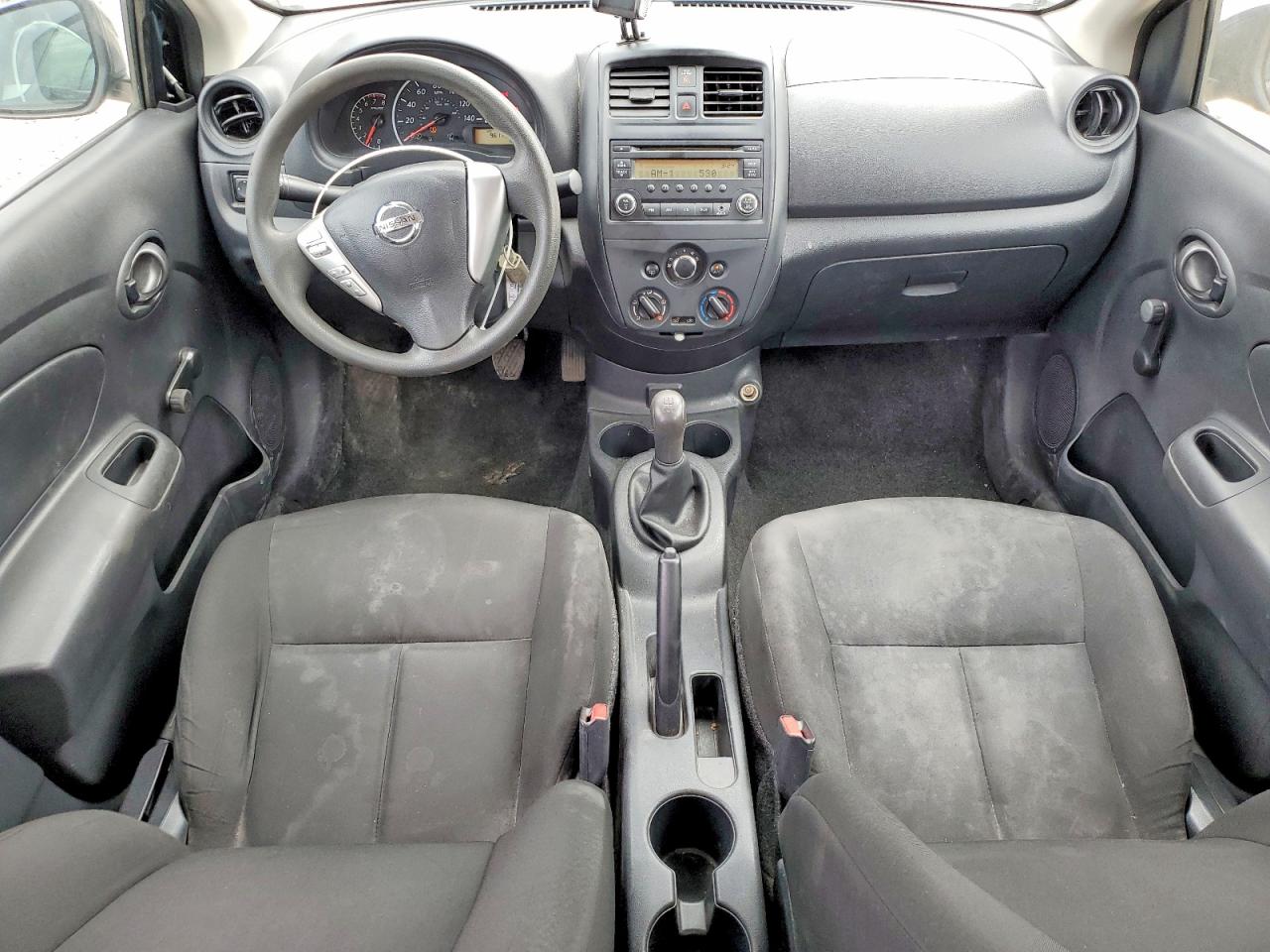 Nissan Versa 1.6 S