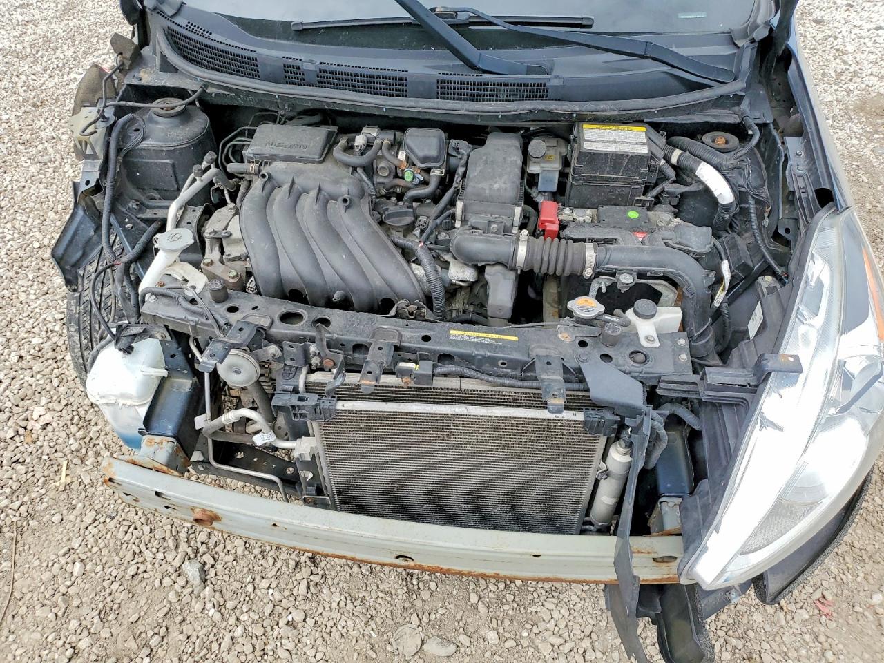 Nissan Versa 1.6 S