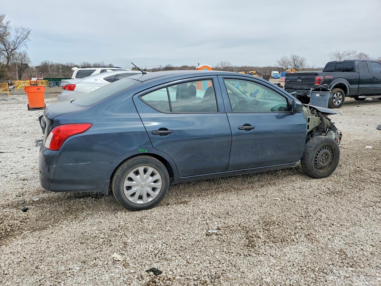 Nissan Versa 1.6 S